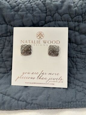 Natalie Wood Designs Silver Filigree Stud Earrings NWT Gift Pouch